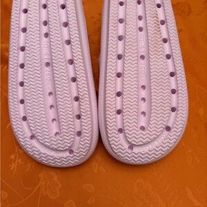 NWOT Woman’s pink beach sandals